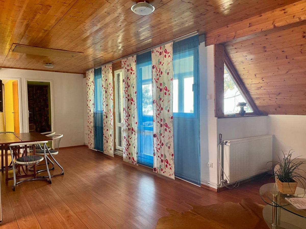 Casa Di Bianca - Koezvetlen Vizparti Nyaralo Apartment Siofok Bagian luar foto