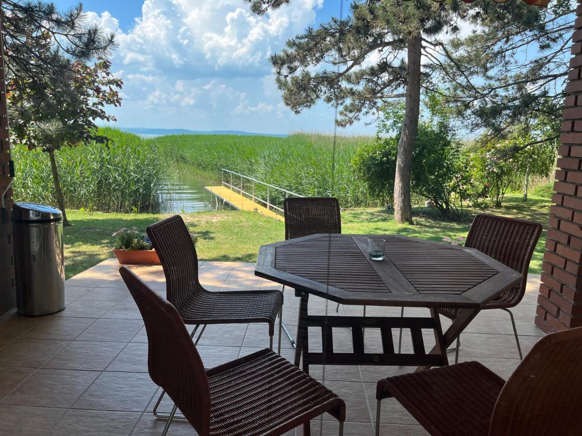 Casa Di Bianca - Koezvetlen Vizparti Nyaralo Apartment Siofok Bagian luar foto