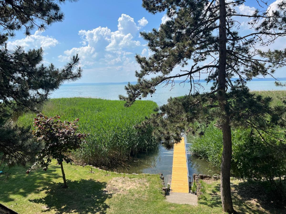 Casa Di Bianca - Koezvetlen Vizparti Nyaralo Apartment Siofok Bagian luar foto