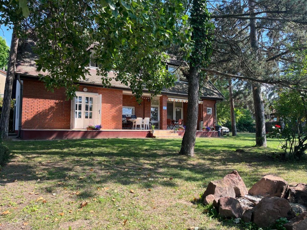 Casa Di Bianca - Koezvetlen Vizparti Nyaralo Apartment Siofok Bagian luar foto