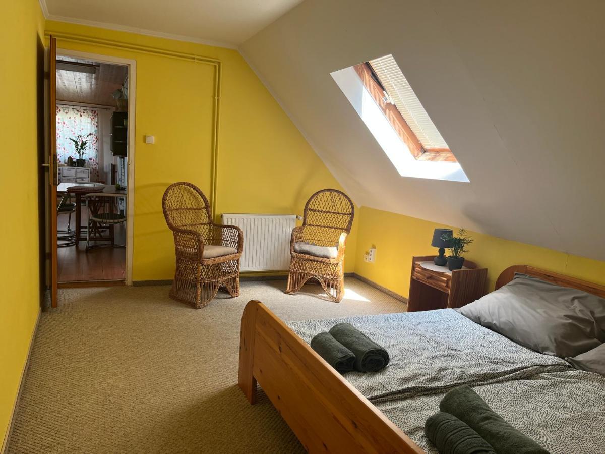 Casa Di Bianca - Koezvetlen Vizparti Nyaralo Apartment Siofok Bagian luar foto