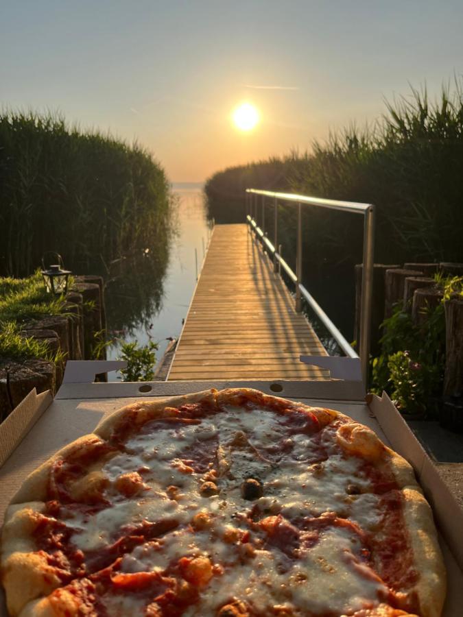 Casa Di Bianca - Koezvetlen Vizparti Nyaralo Apartment Siofok Bagian luar foto